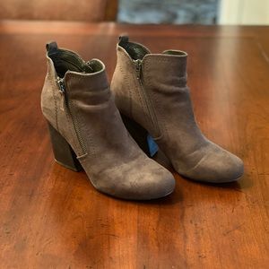 Crown Vintage Bootie Suede Taupe 7